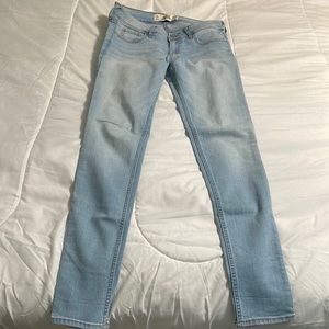 Hollister skinned jeans